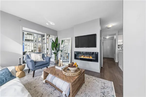 906 1438 Richards Street