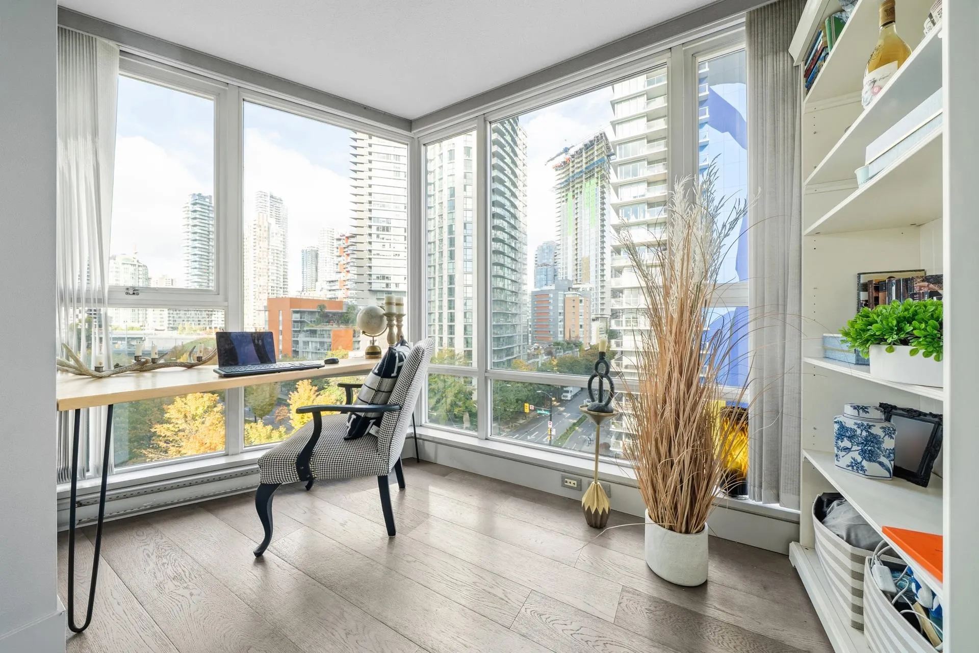 906 1438 Richards Street