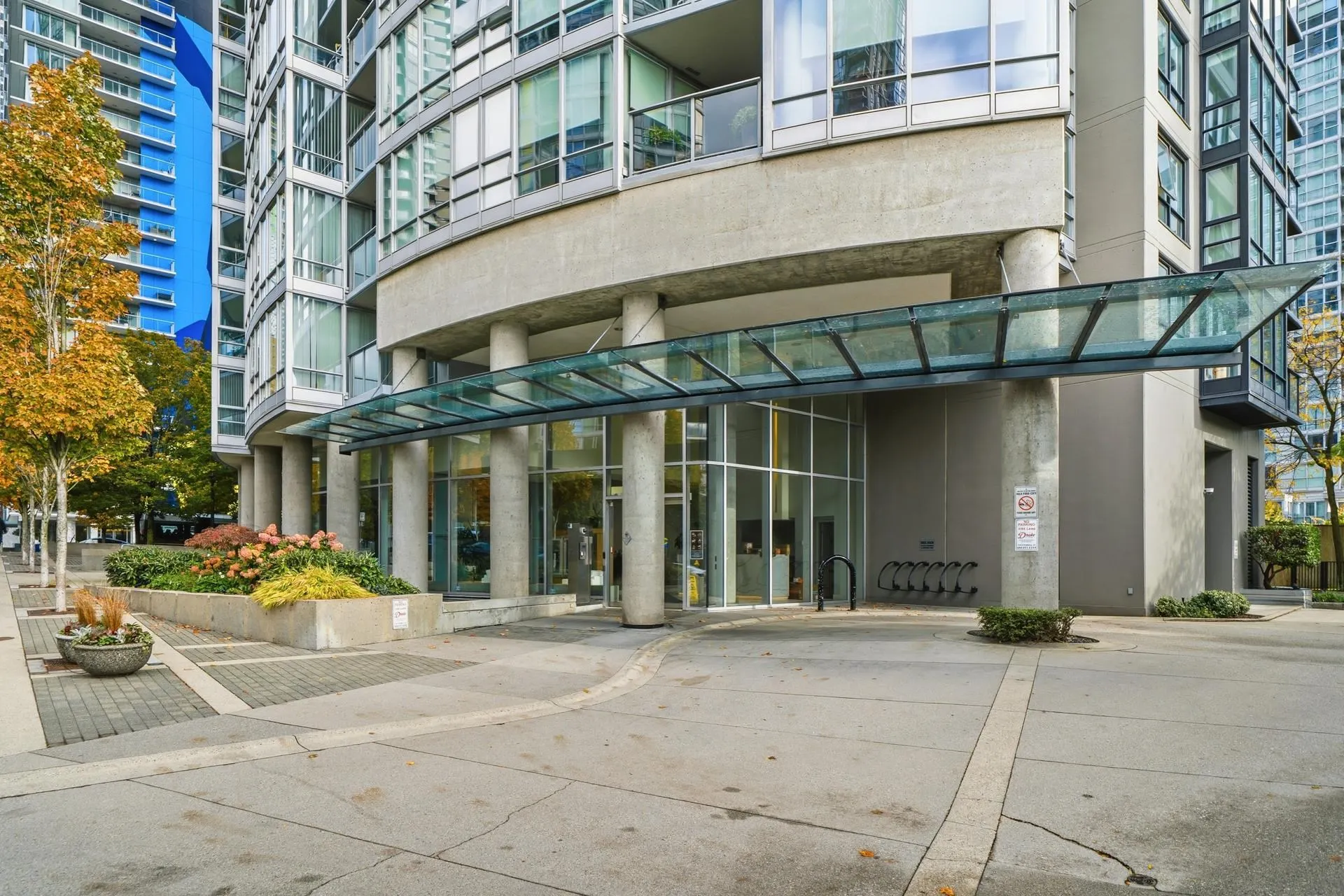 906 1438 Richards Street