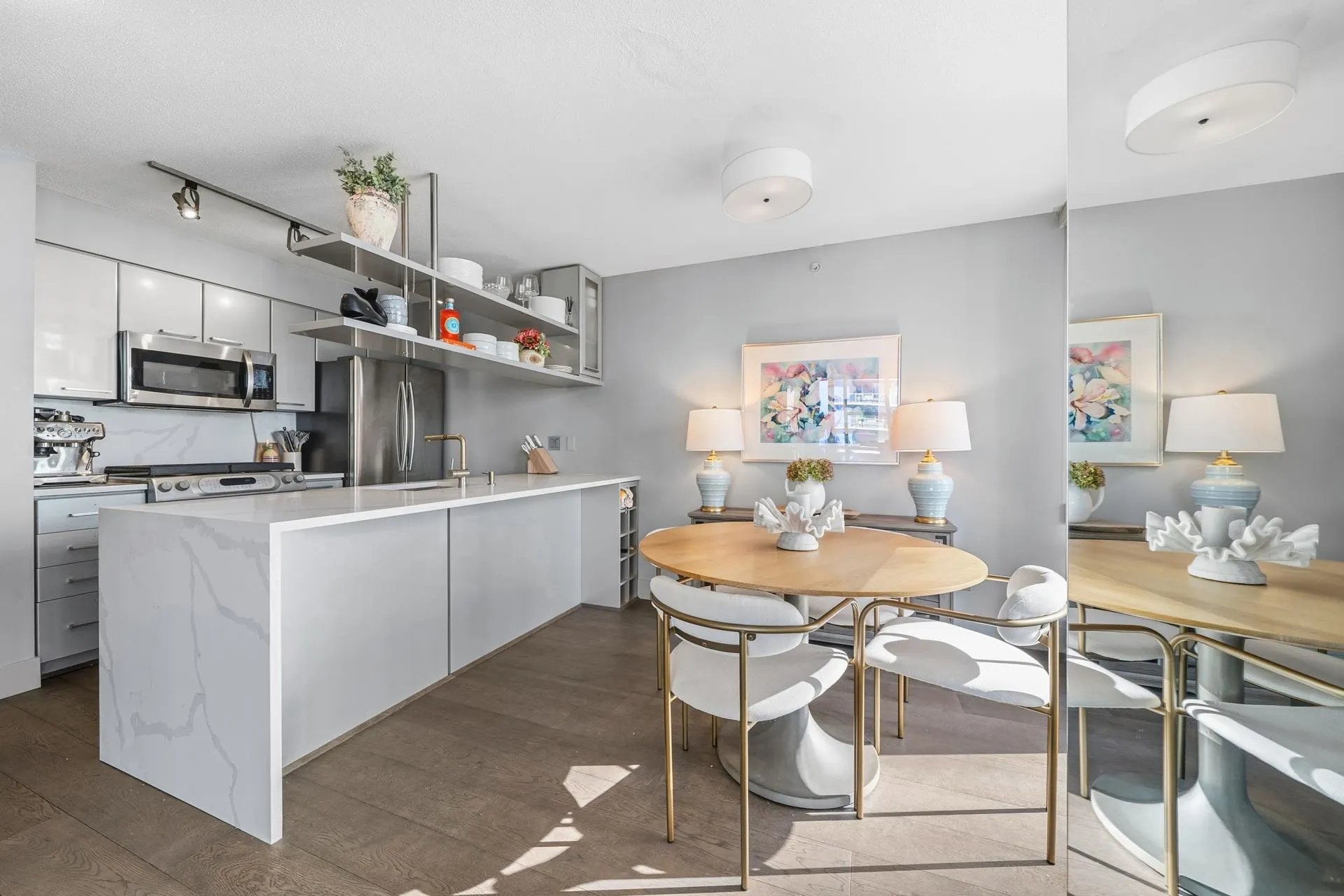 906 1438 Richards Street