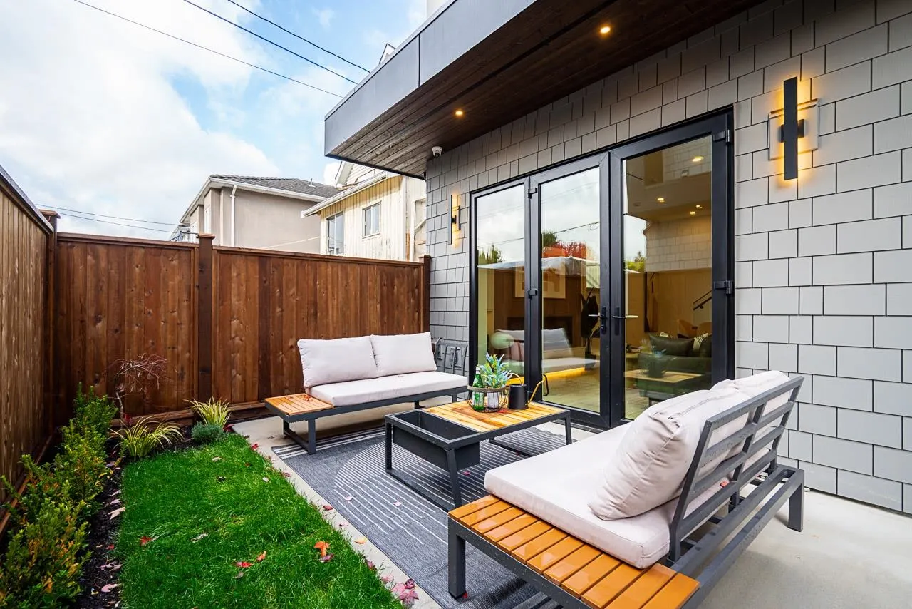 2 2460 Adanac Street