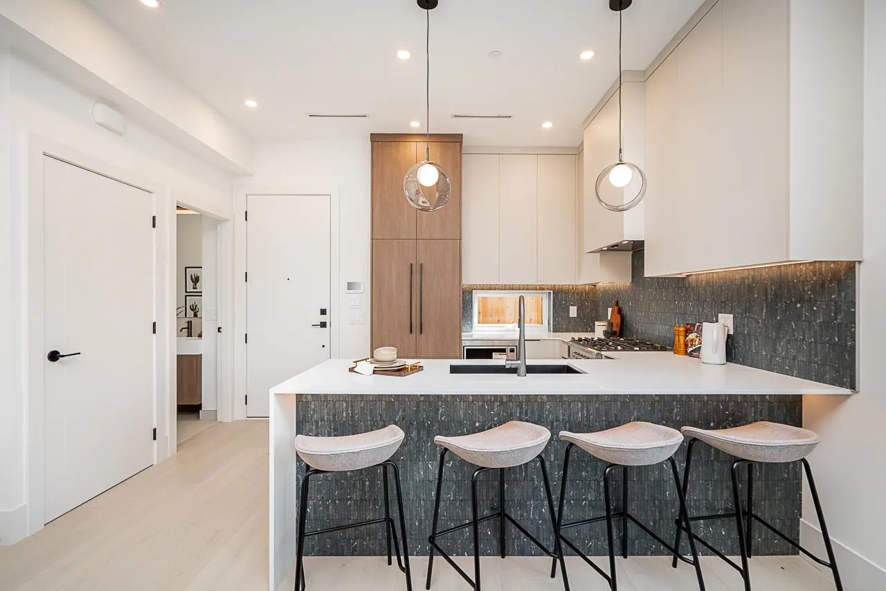 2 2460 Adanac Street