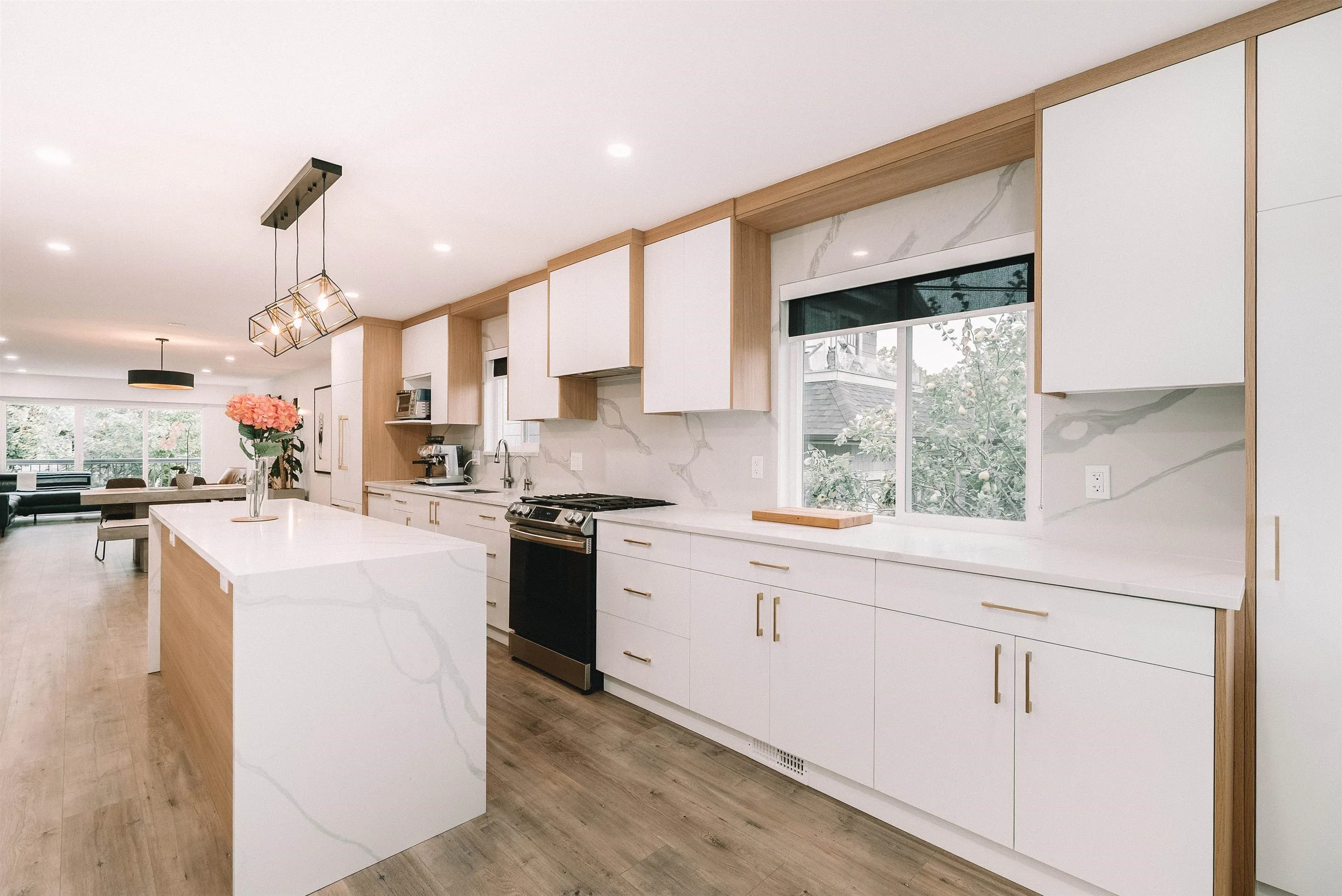 5885 Sherbrooke Street