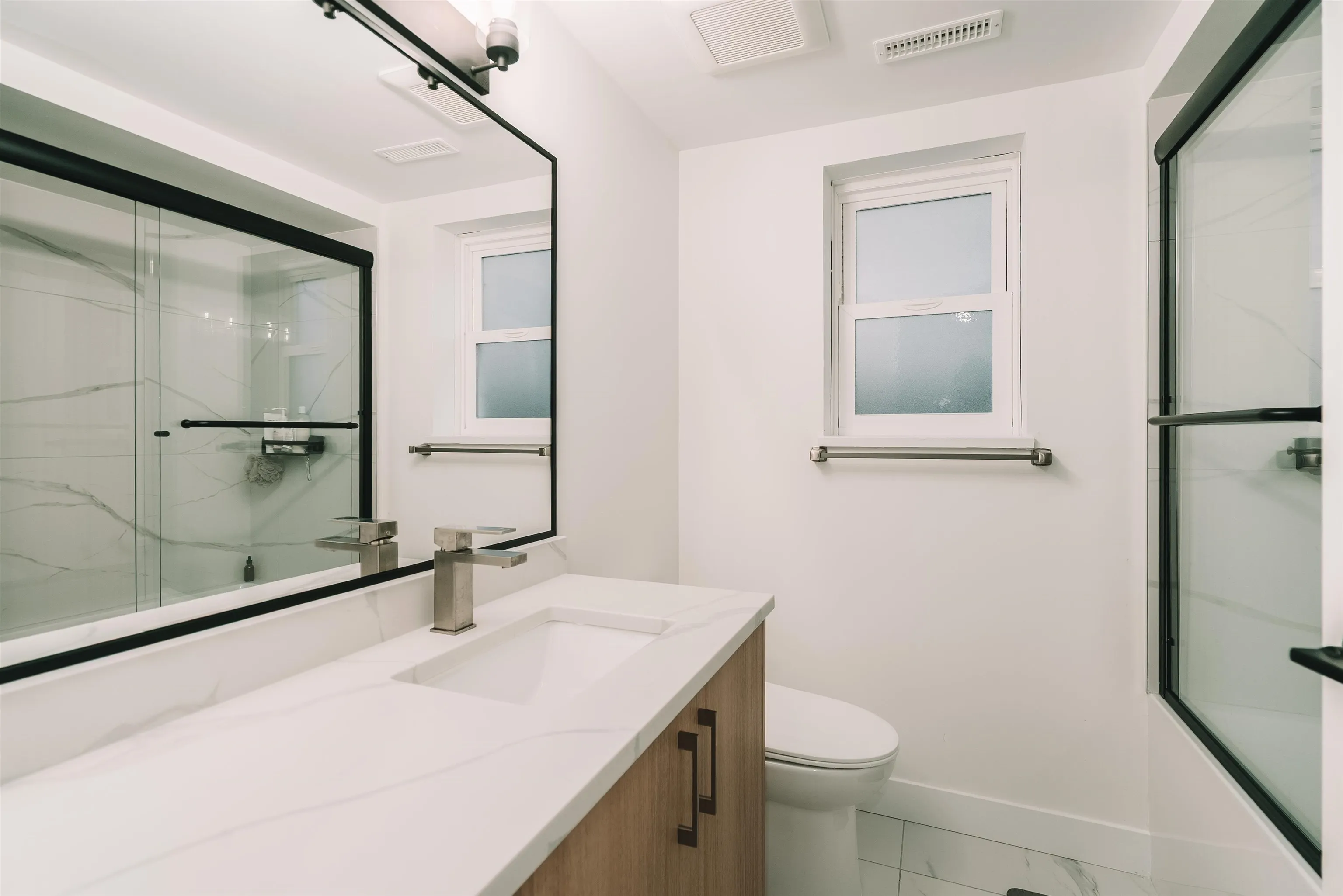 5885 Sherbrooke Street