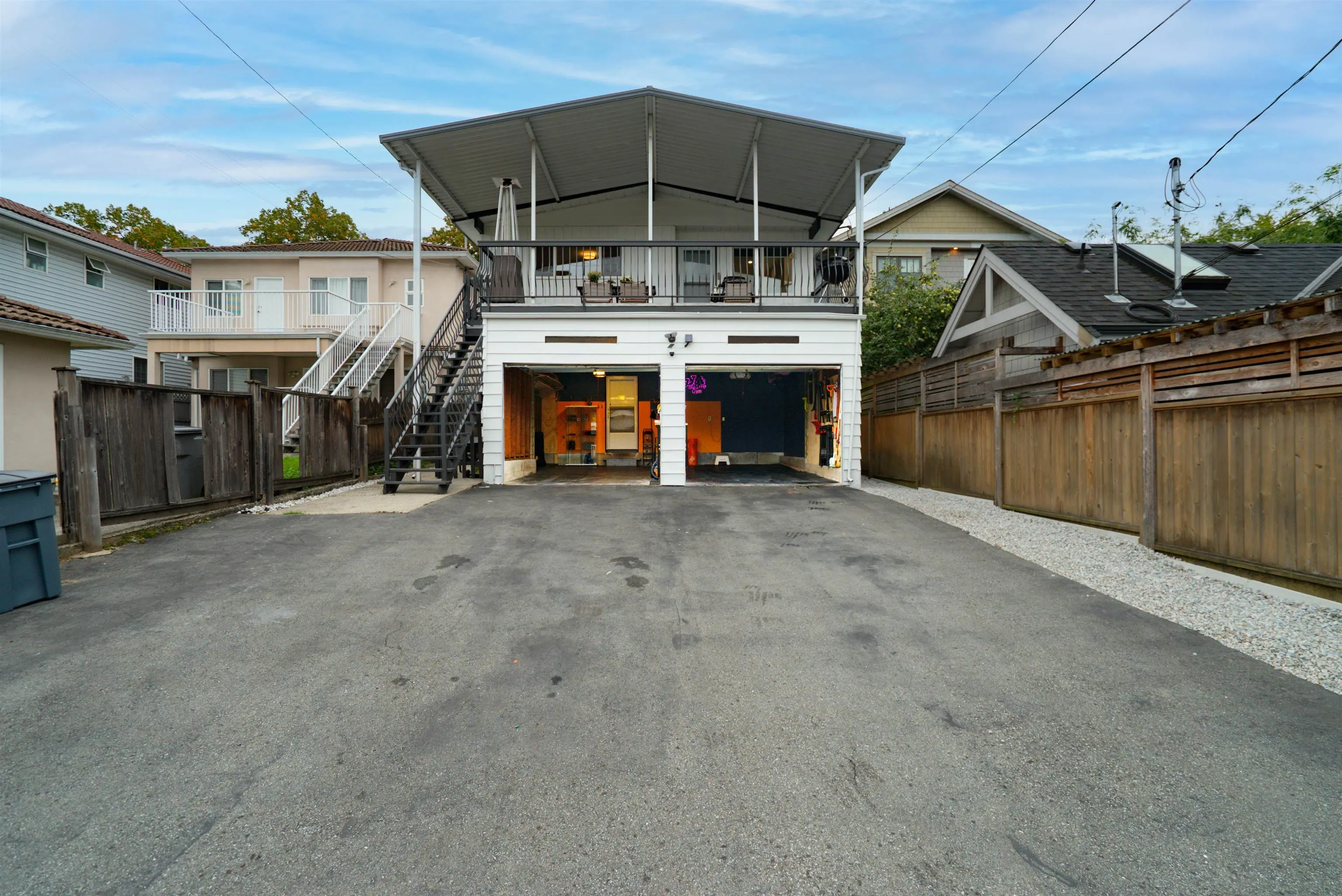 5885 Sherbrooke Street