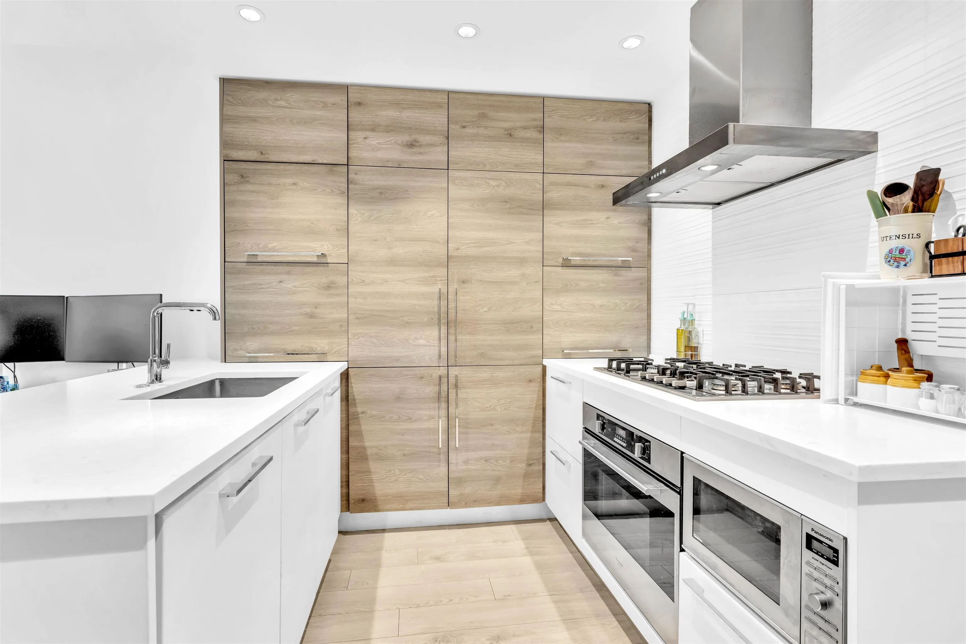 1411 7303 Noble Lane