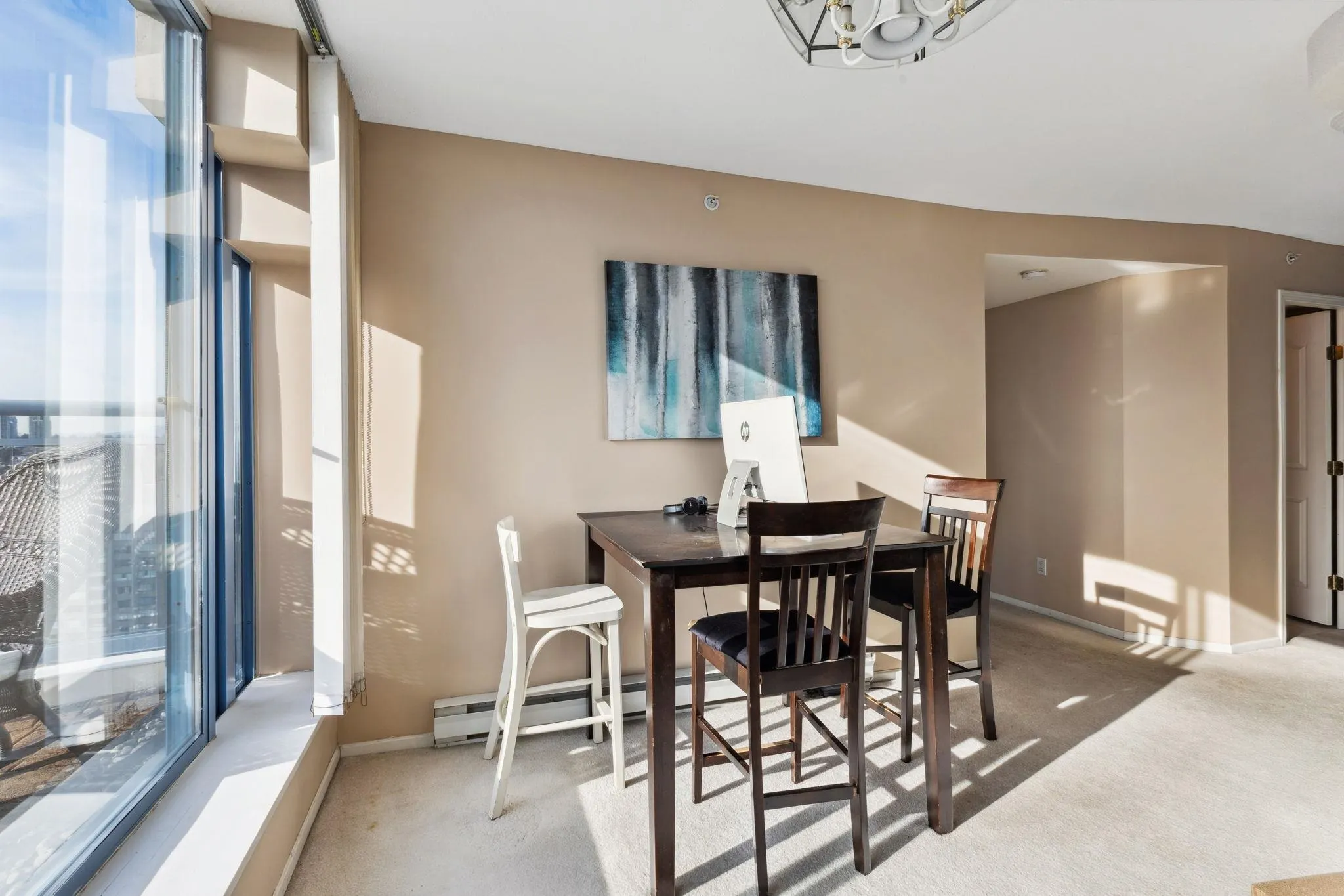 2204 739 Princess Street