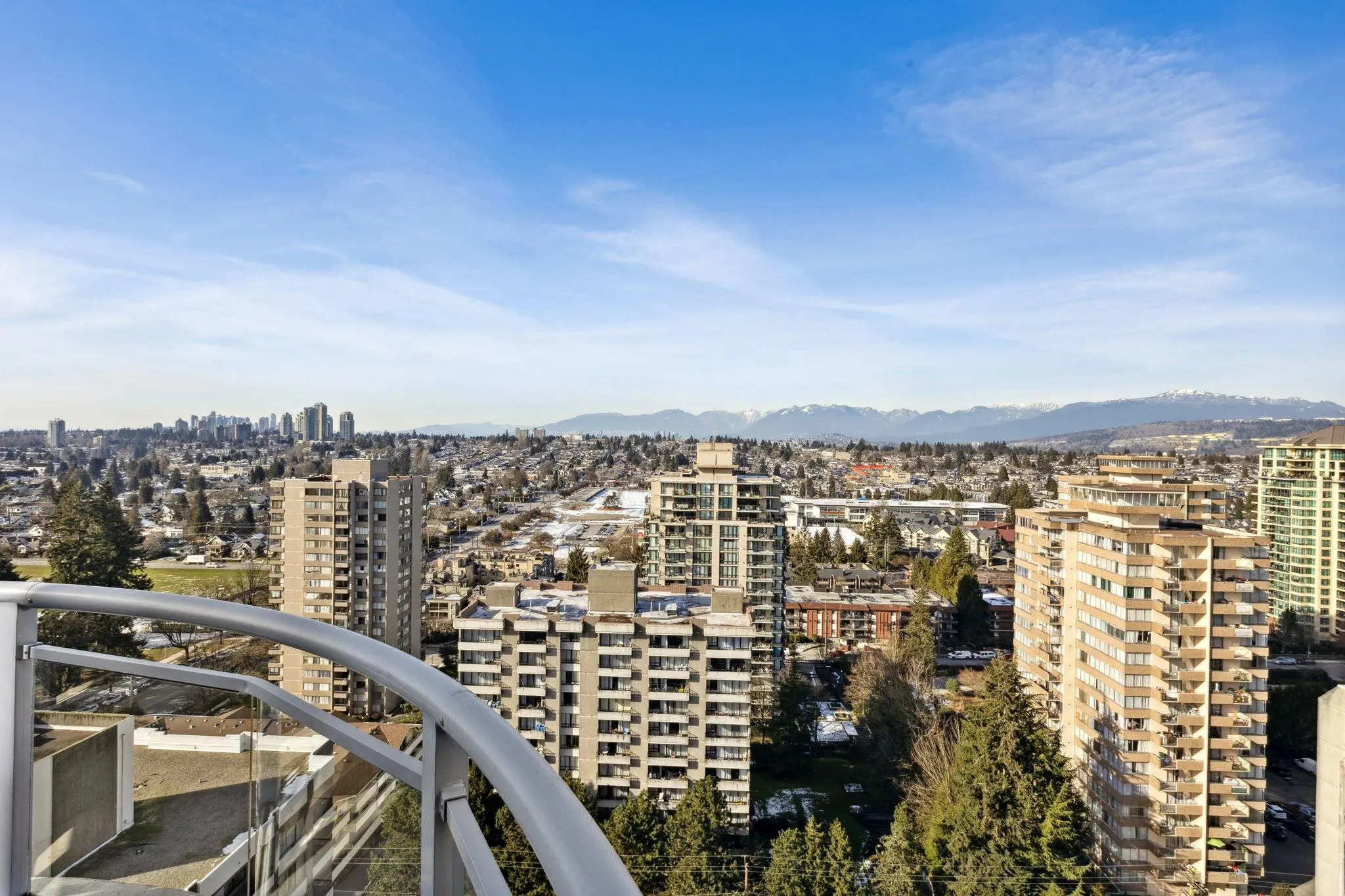 2204 739 Princess Street