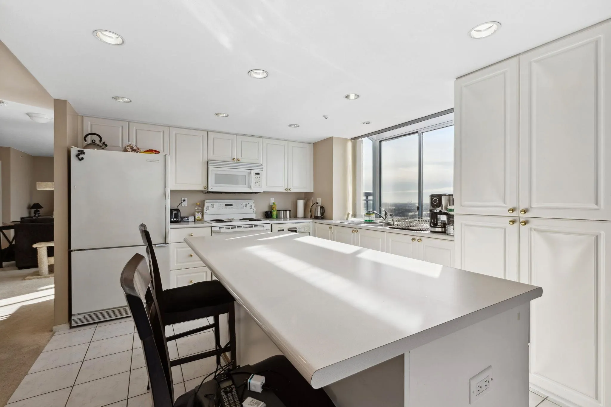 2204 739 Princess Street