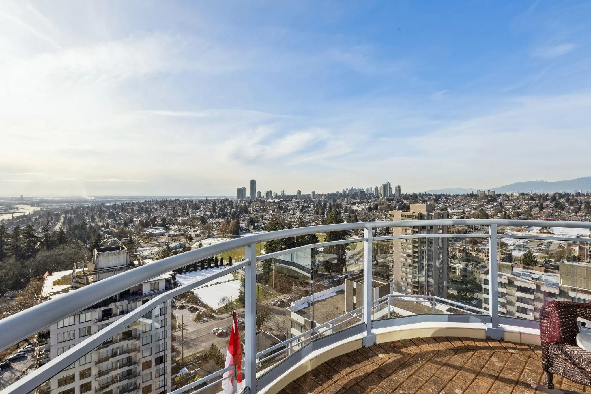 2204 739 Princess Street