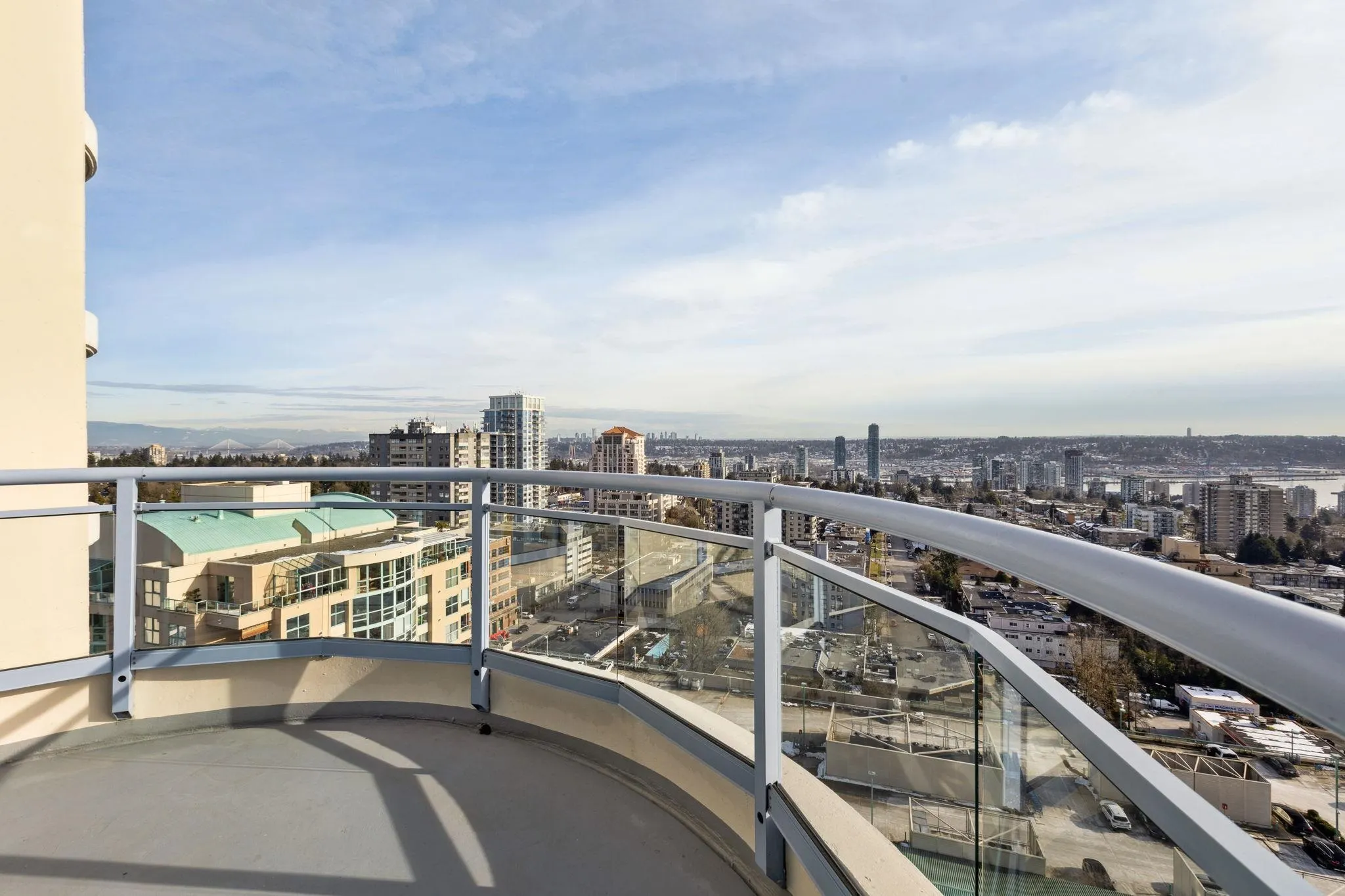 2204 739 Princess Street