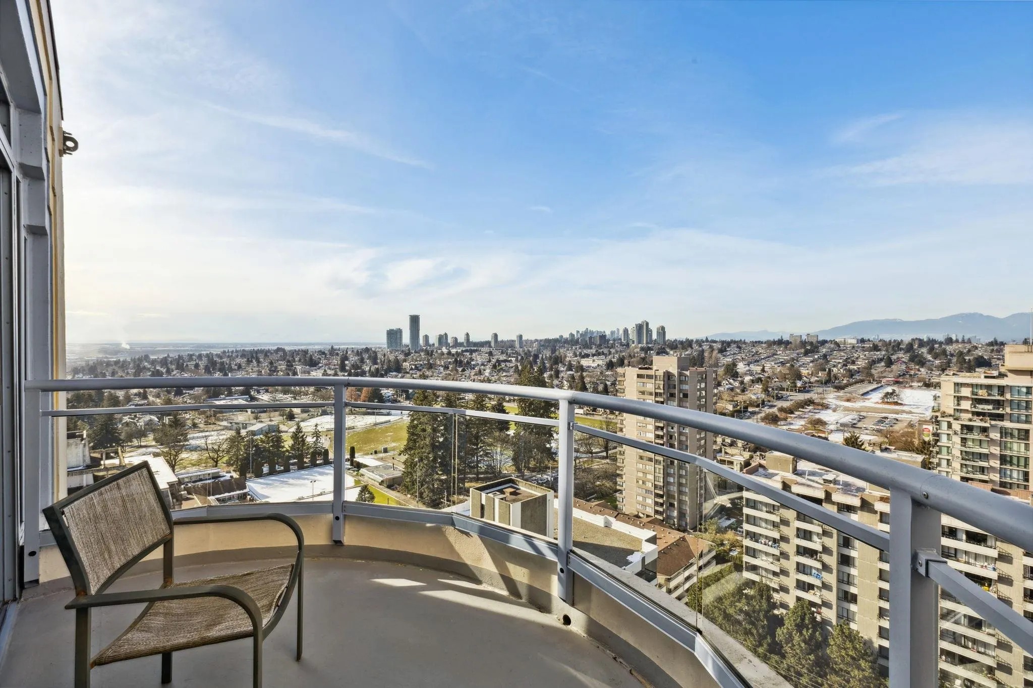 2204 739 Princess Street