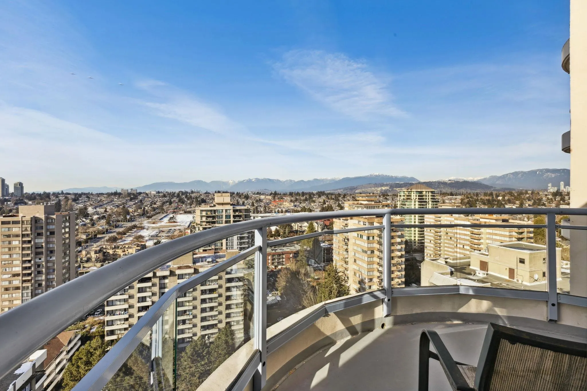 2204 739 Princess Street