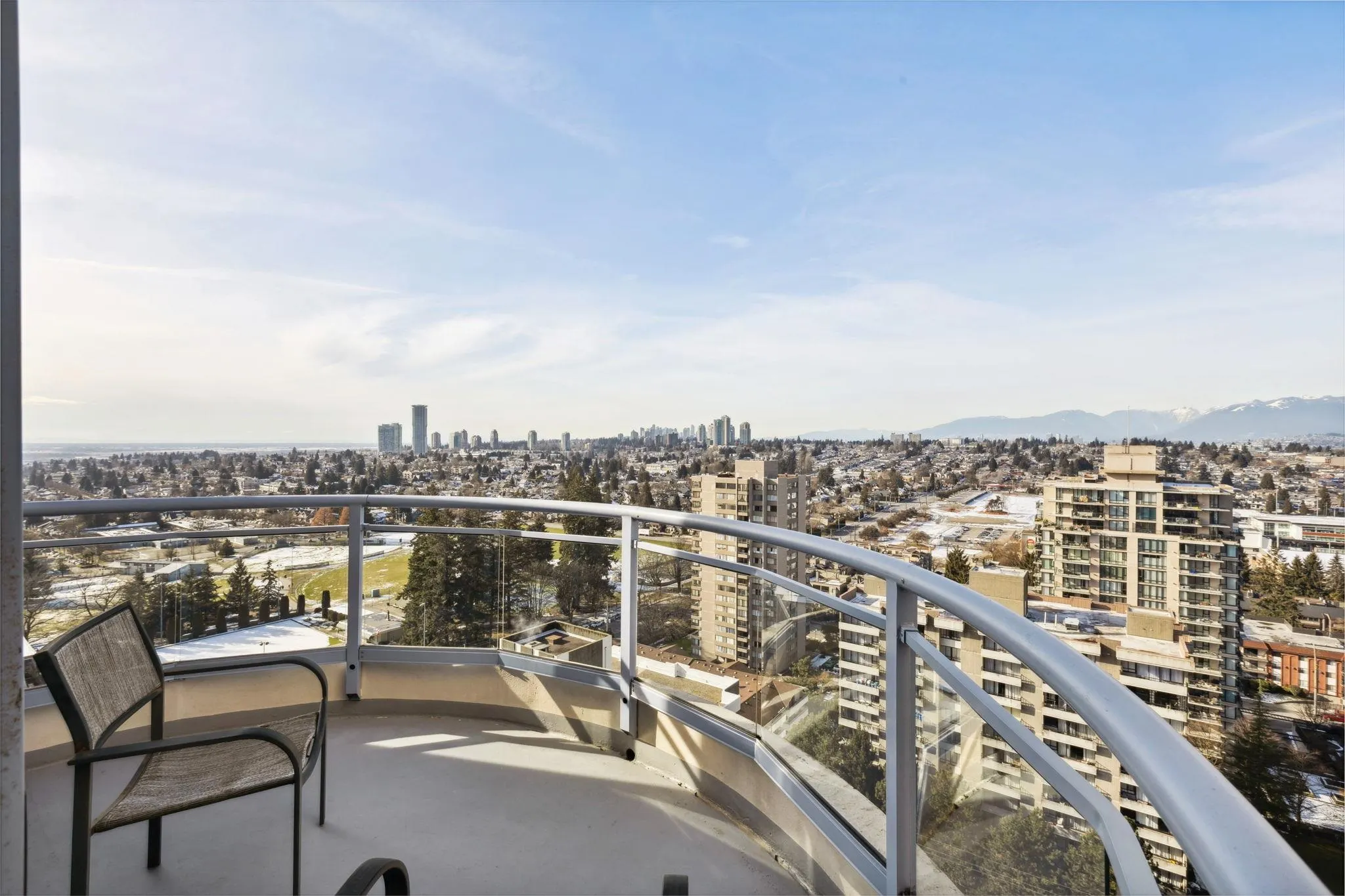 2204 739 Princess Street