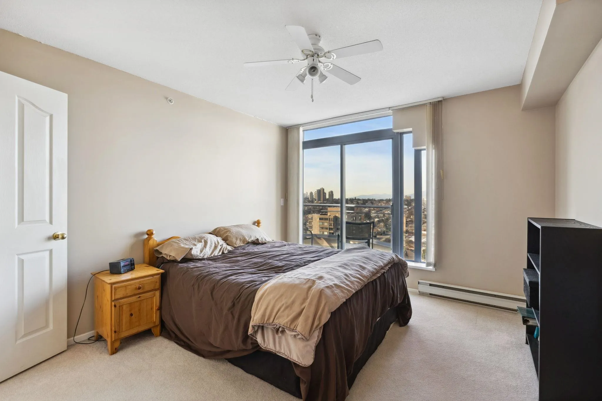 2204 739 Princess Street