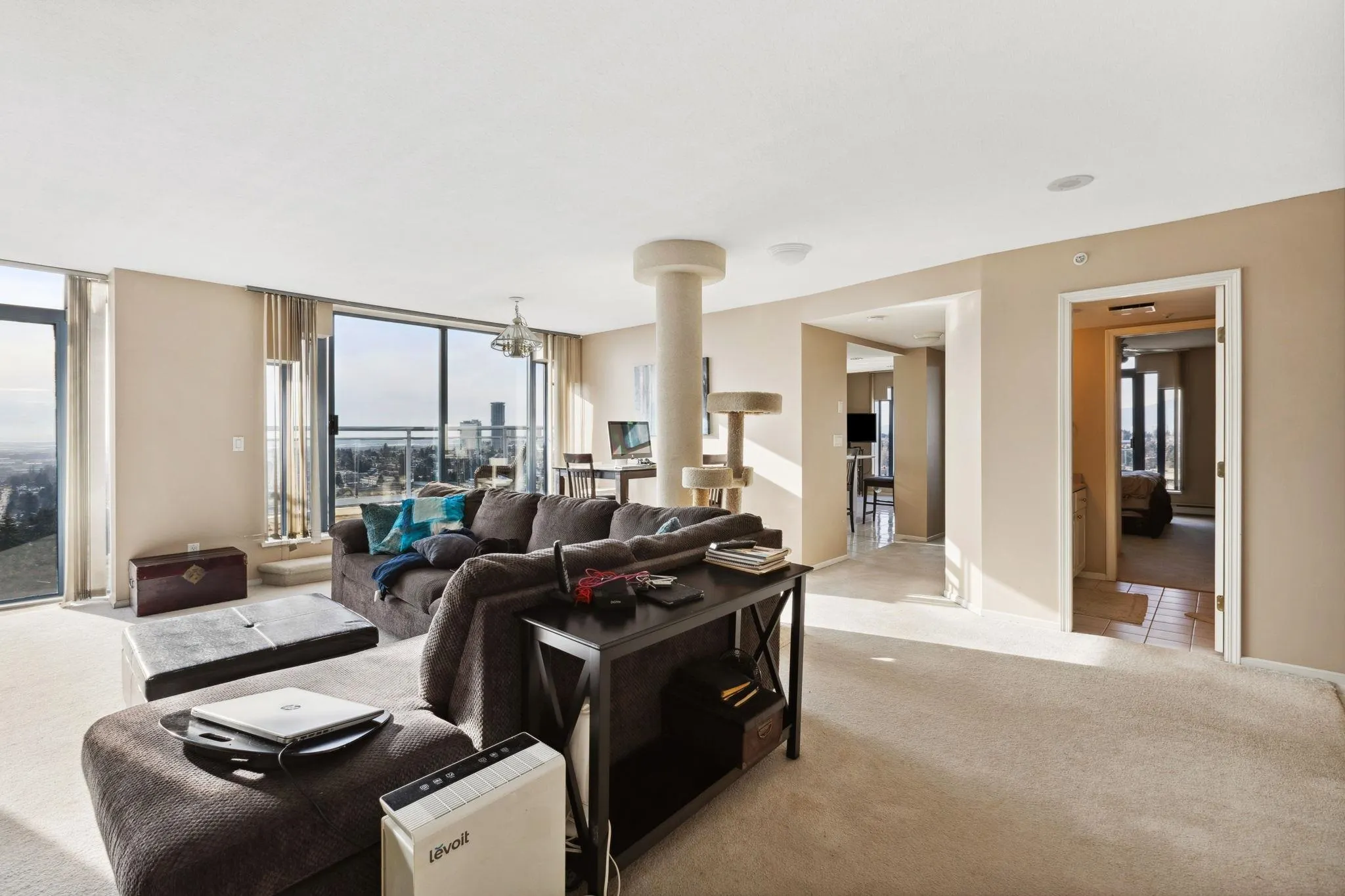 2204 739 Princess Street