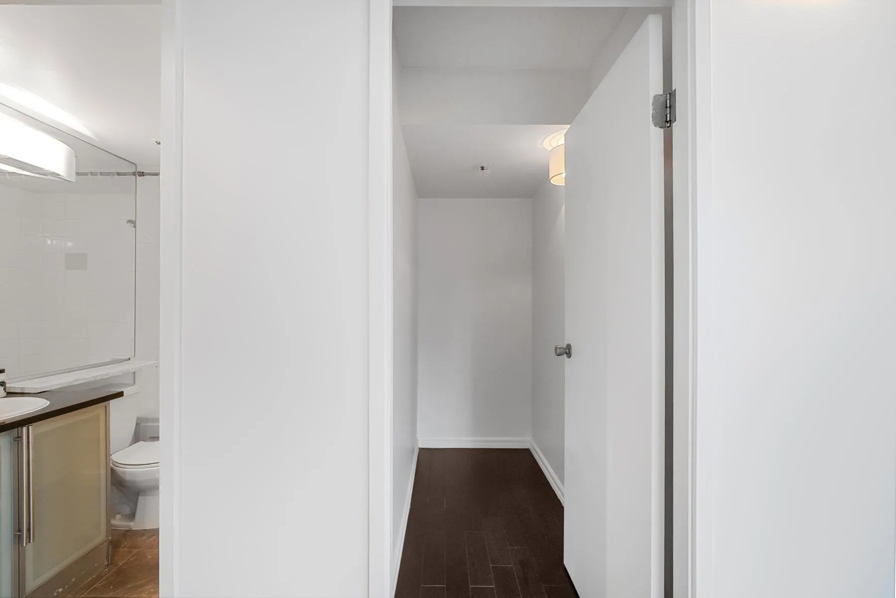 1704 555 Jervis Street