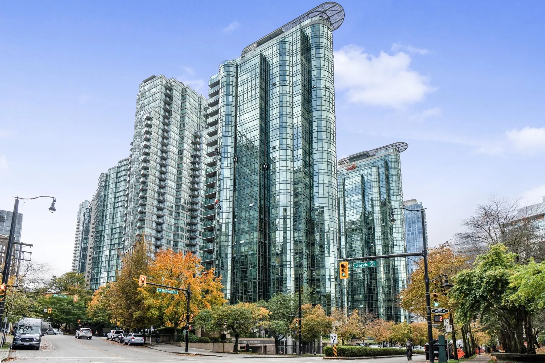 1704 555 Jervis Street