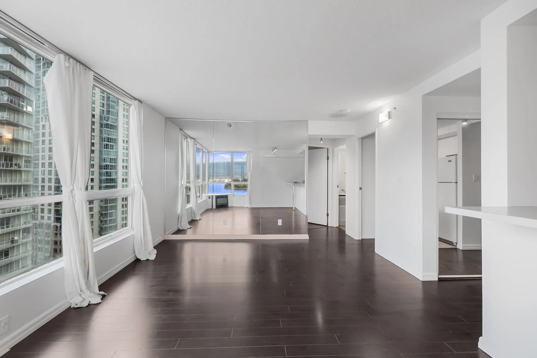 1704 555 Jervis Street