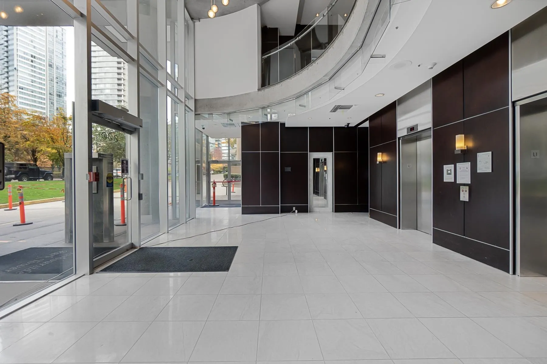 1704 555 Jervis Street