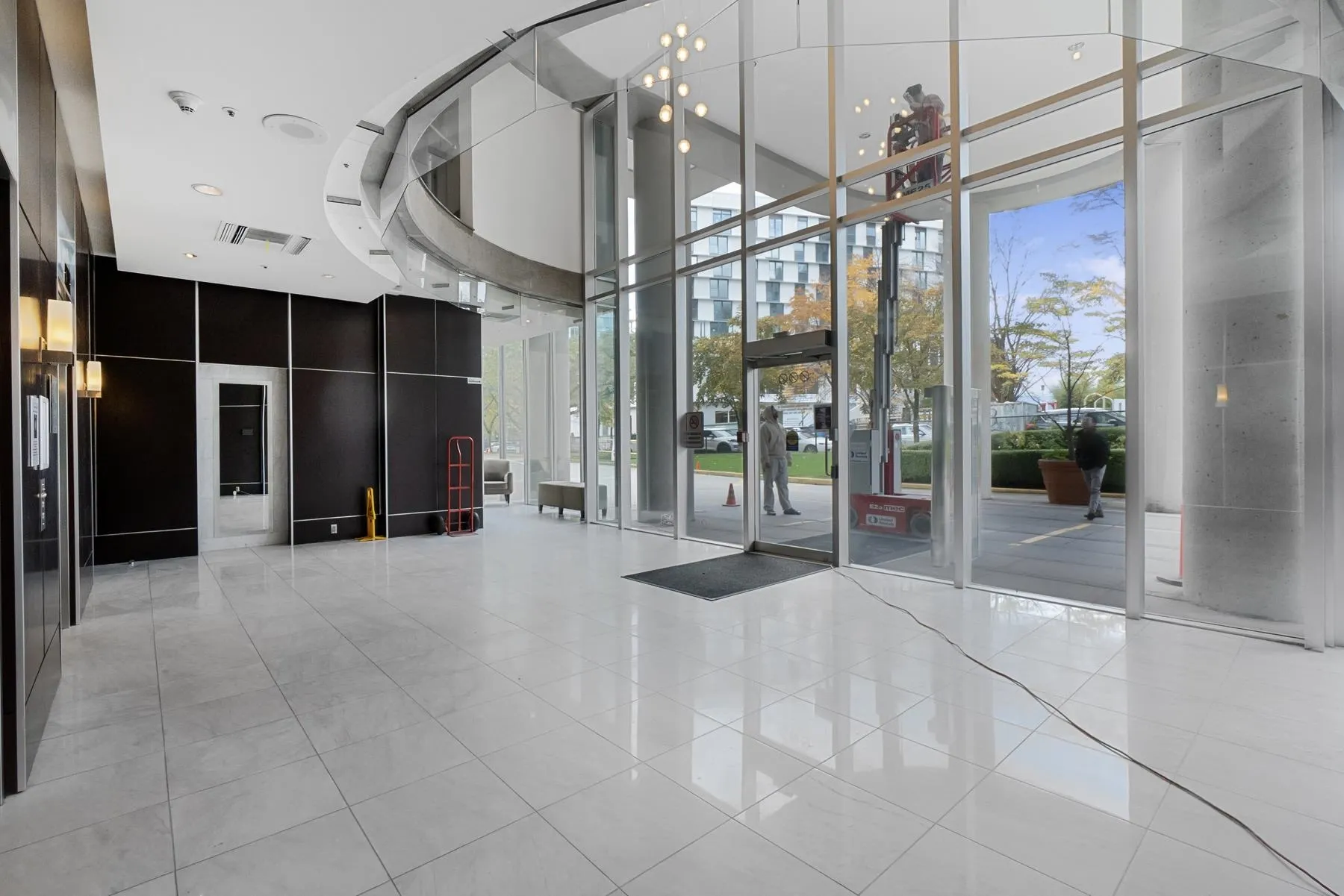 1704 555 Jervis Street