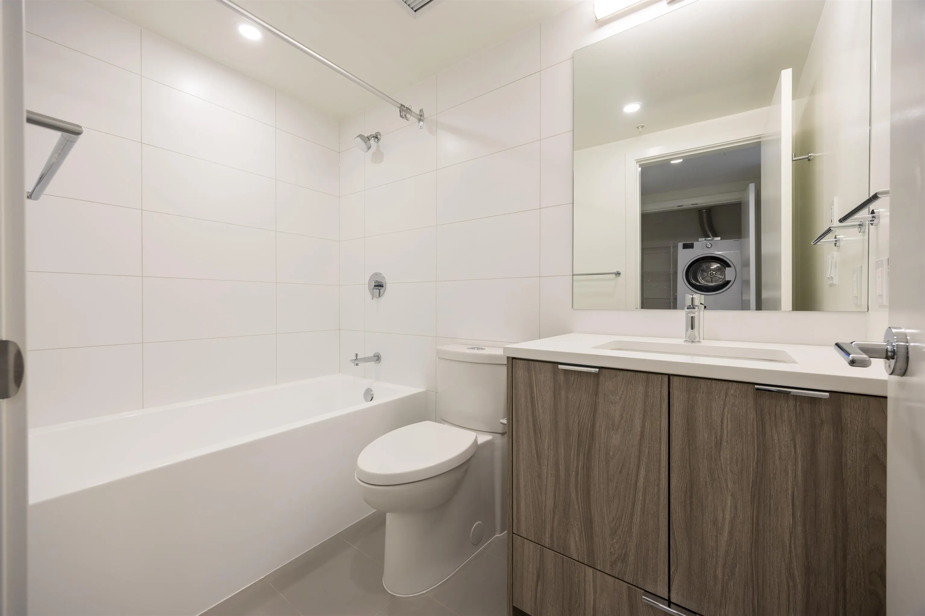 2302 13675 107a Avenue