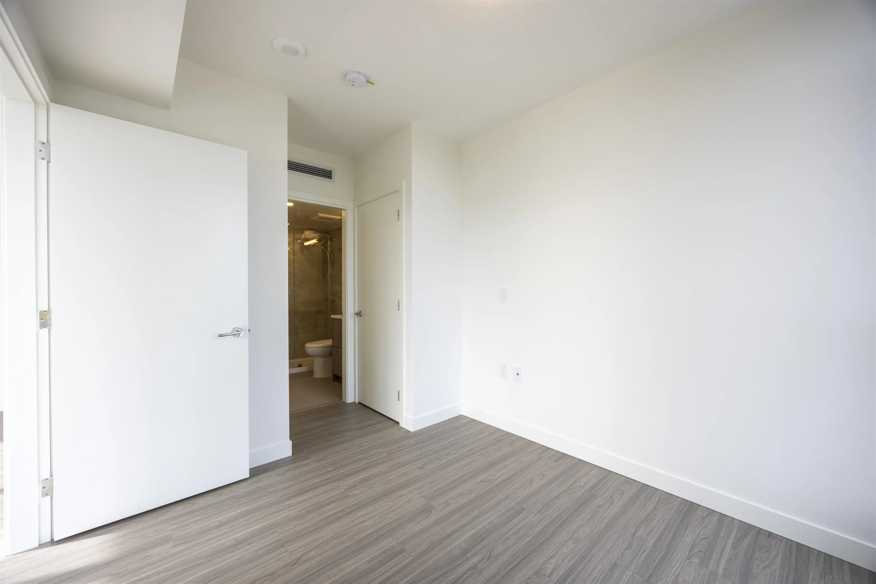 2302 13675 107a Avenue