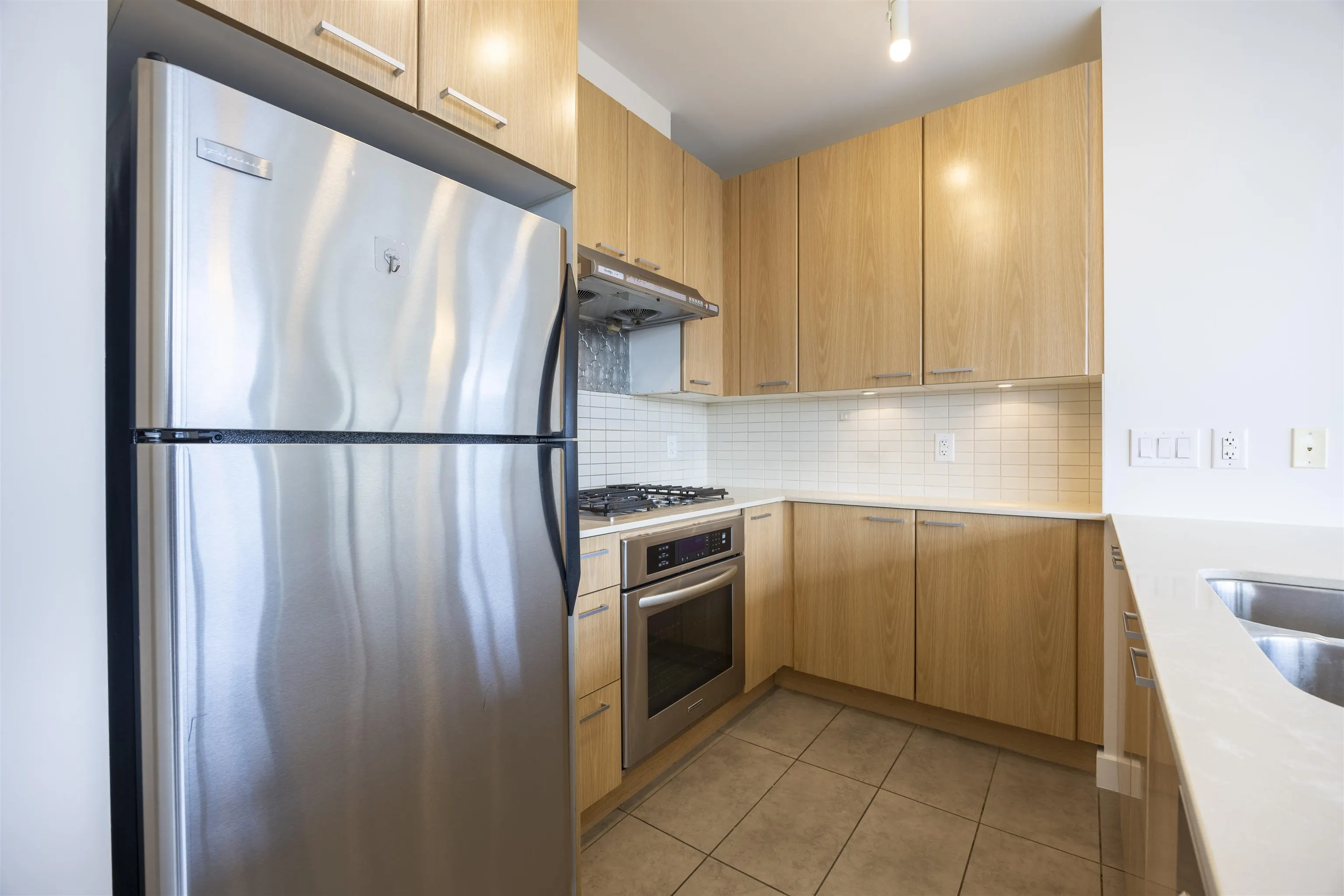 3903 2955 Atlantic Avenue