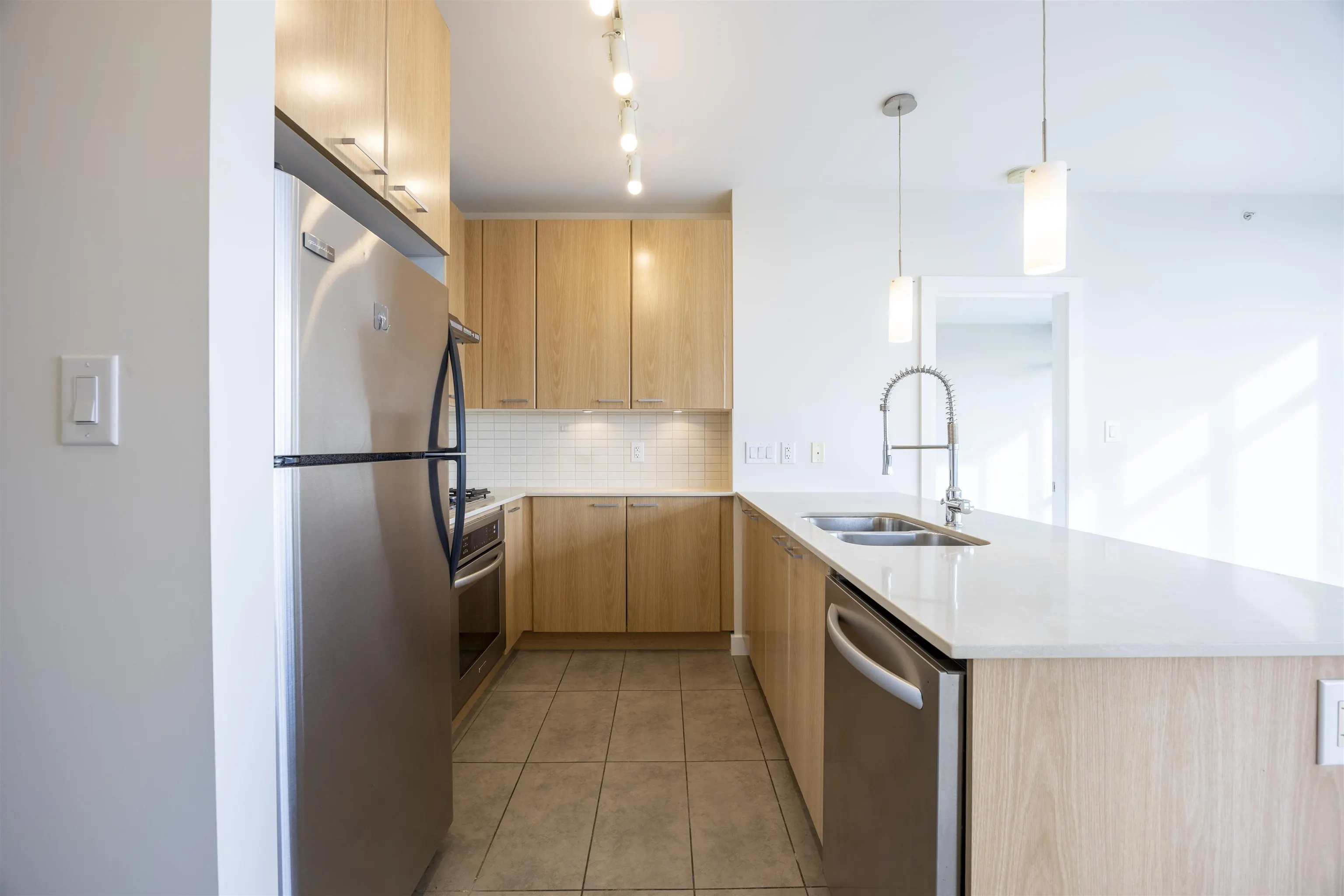 3903 2955 Atlantic Avenue