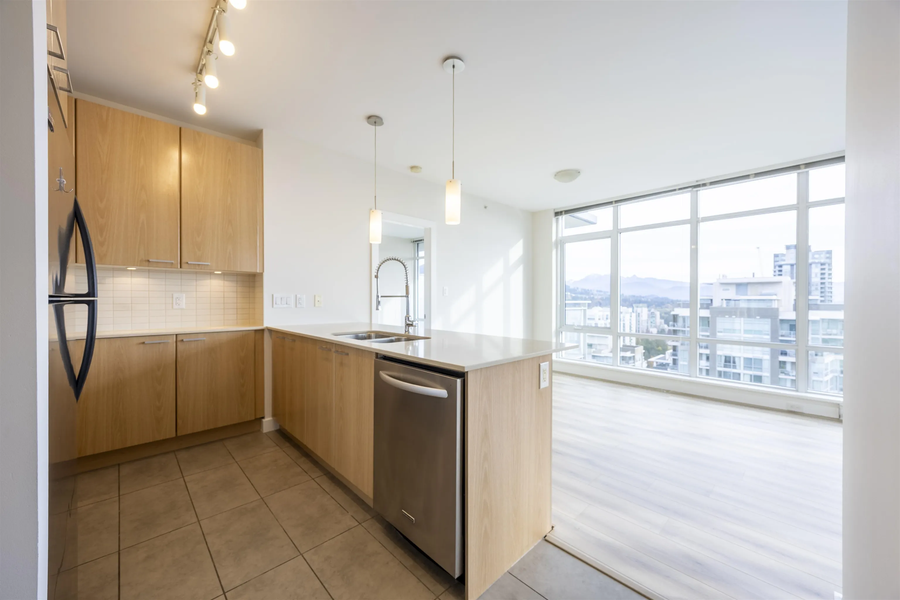 3903 2955 Atlantic Avenue