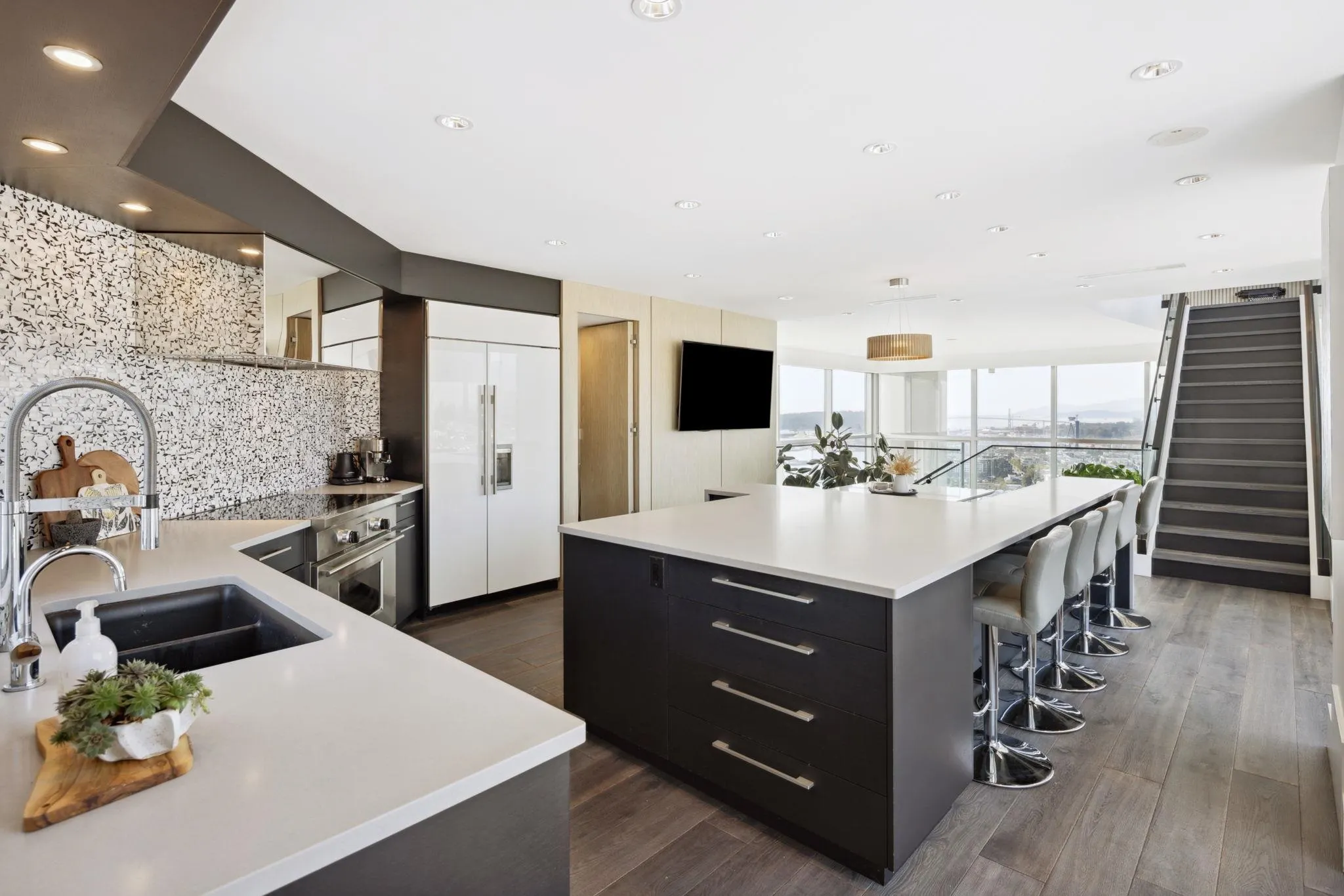 2901 120 W 2nd Street