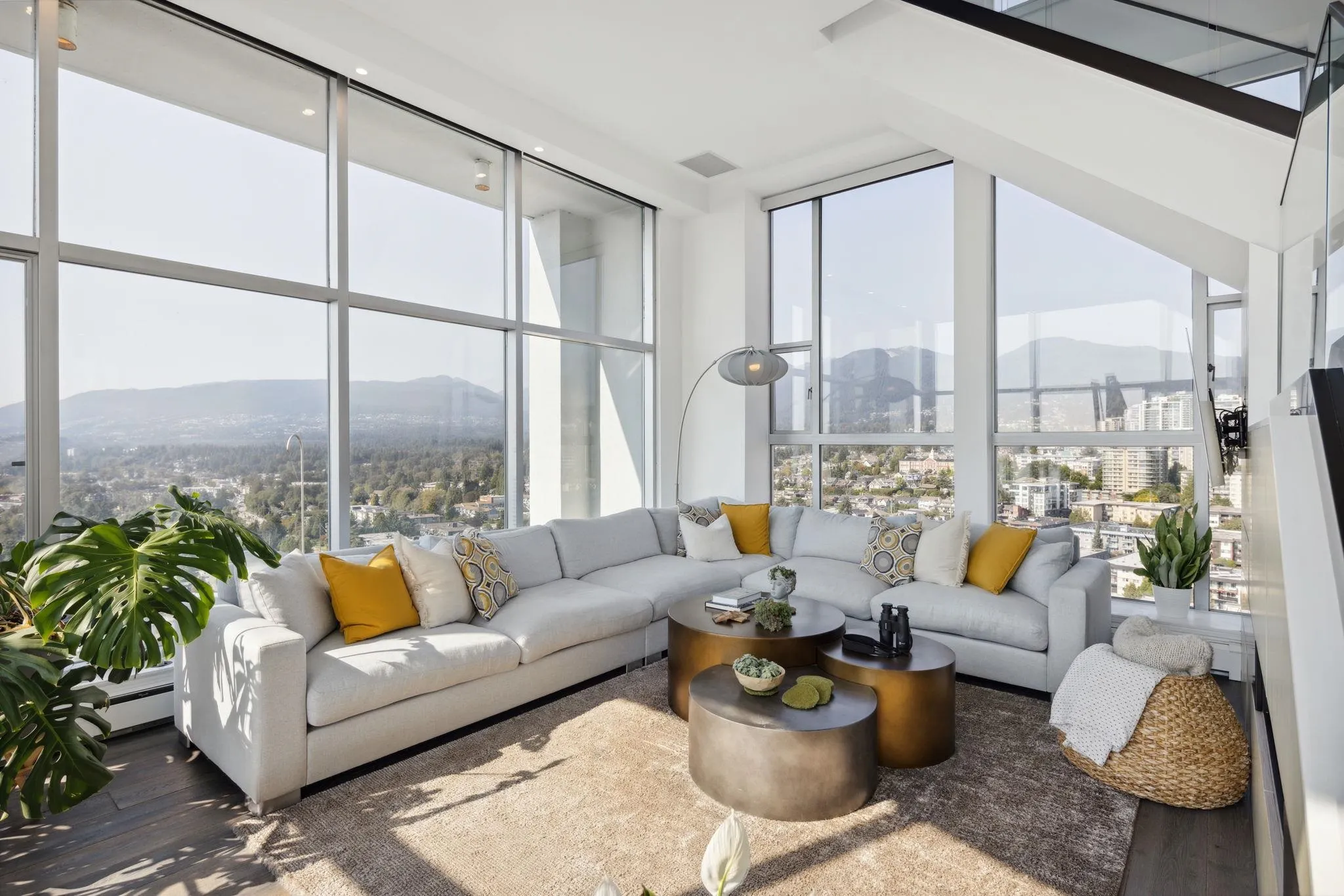 2901 120 W 2nd Street