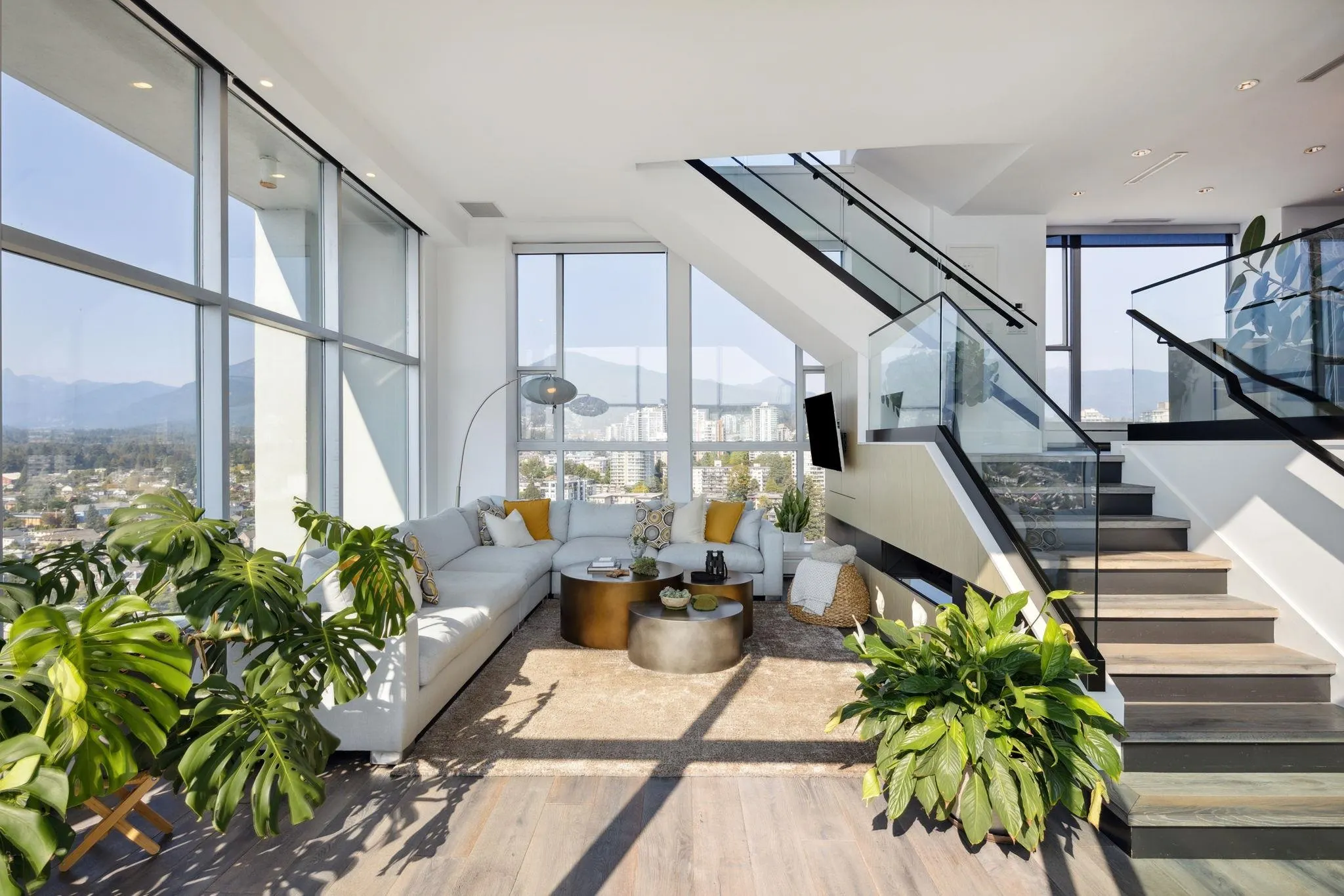 2901 120 W 2nd Street