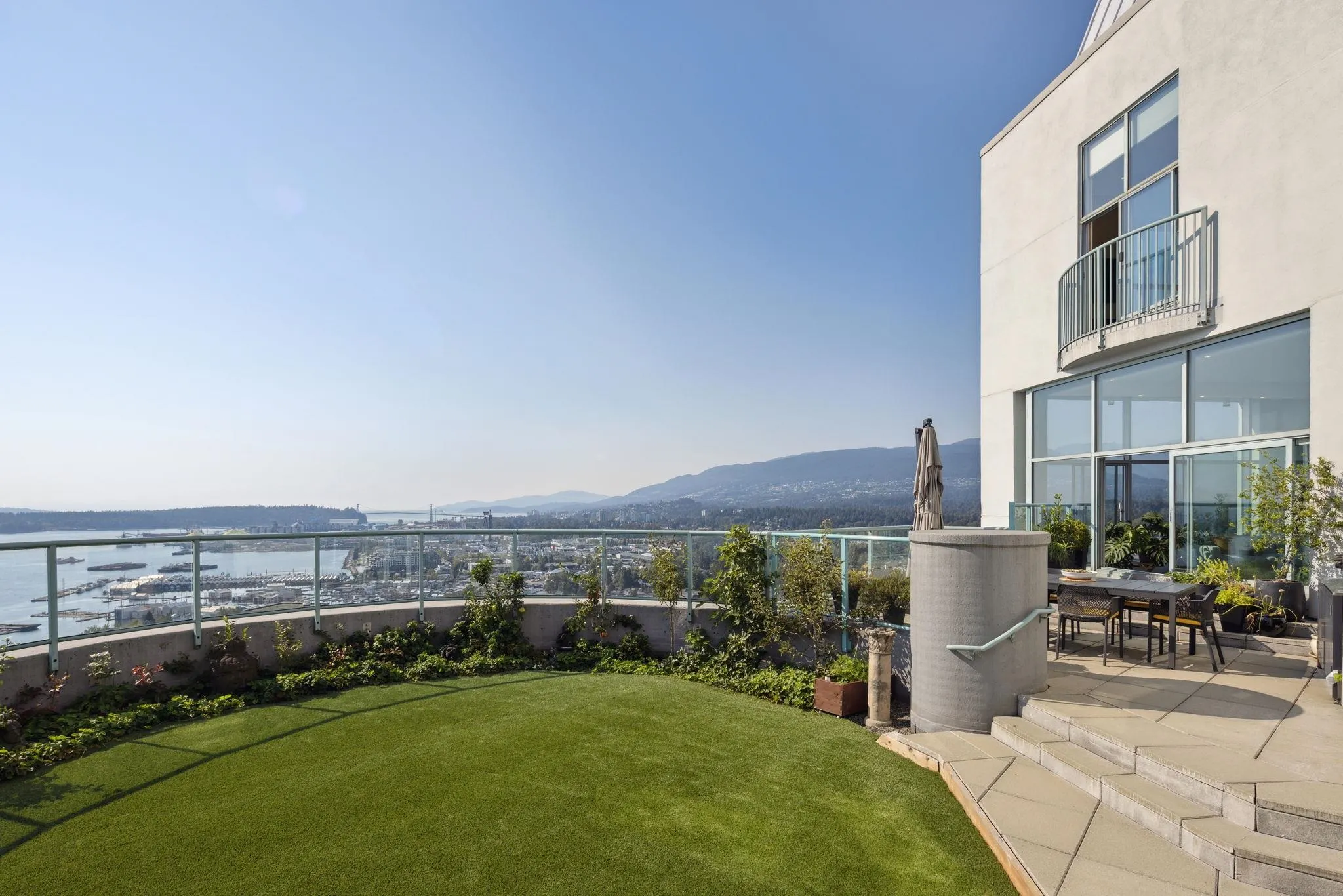 2901 120 W 2nd Street