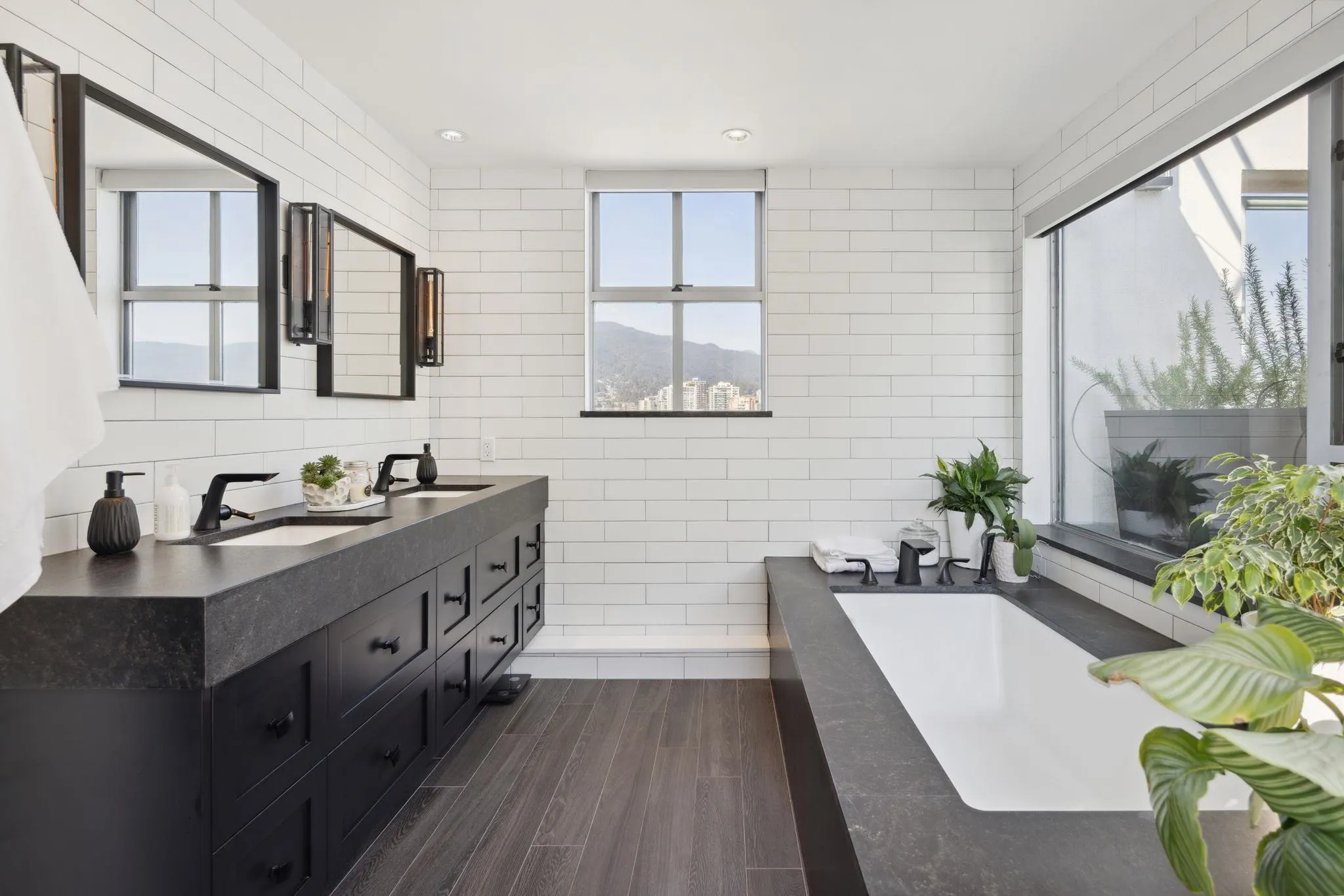 2901 120 W 2nd Street