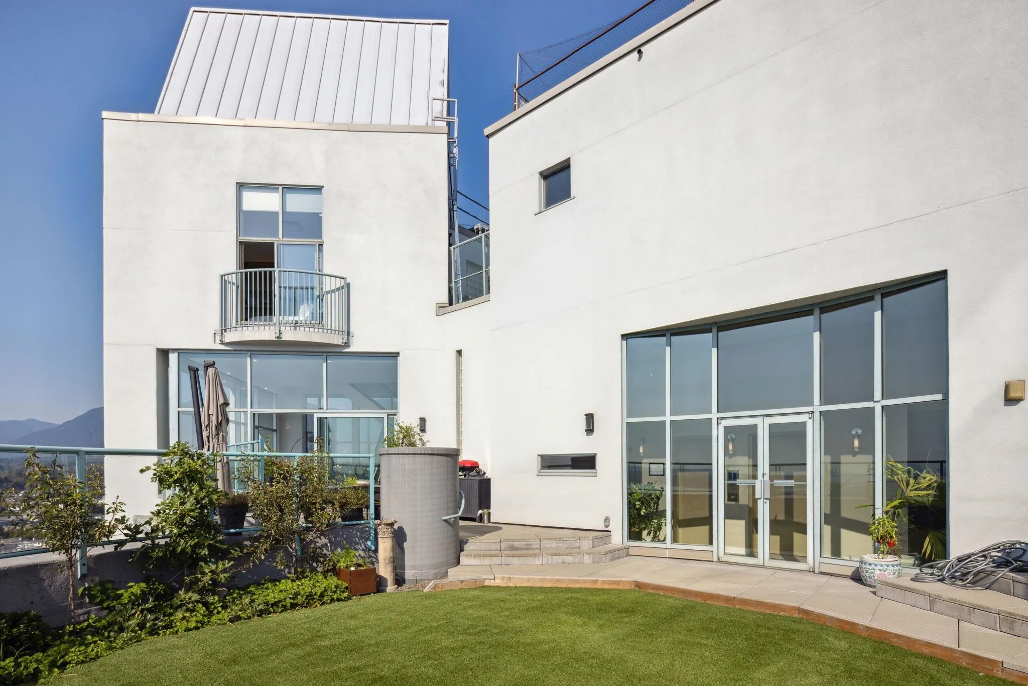 2901 120 W 2nd Street