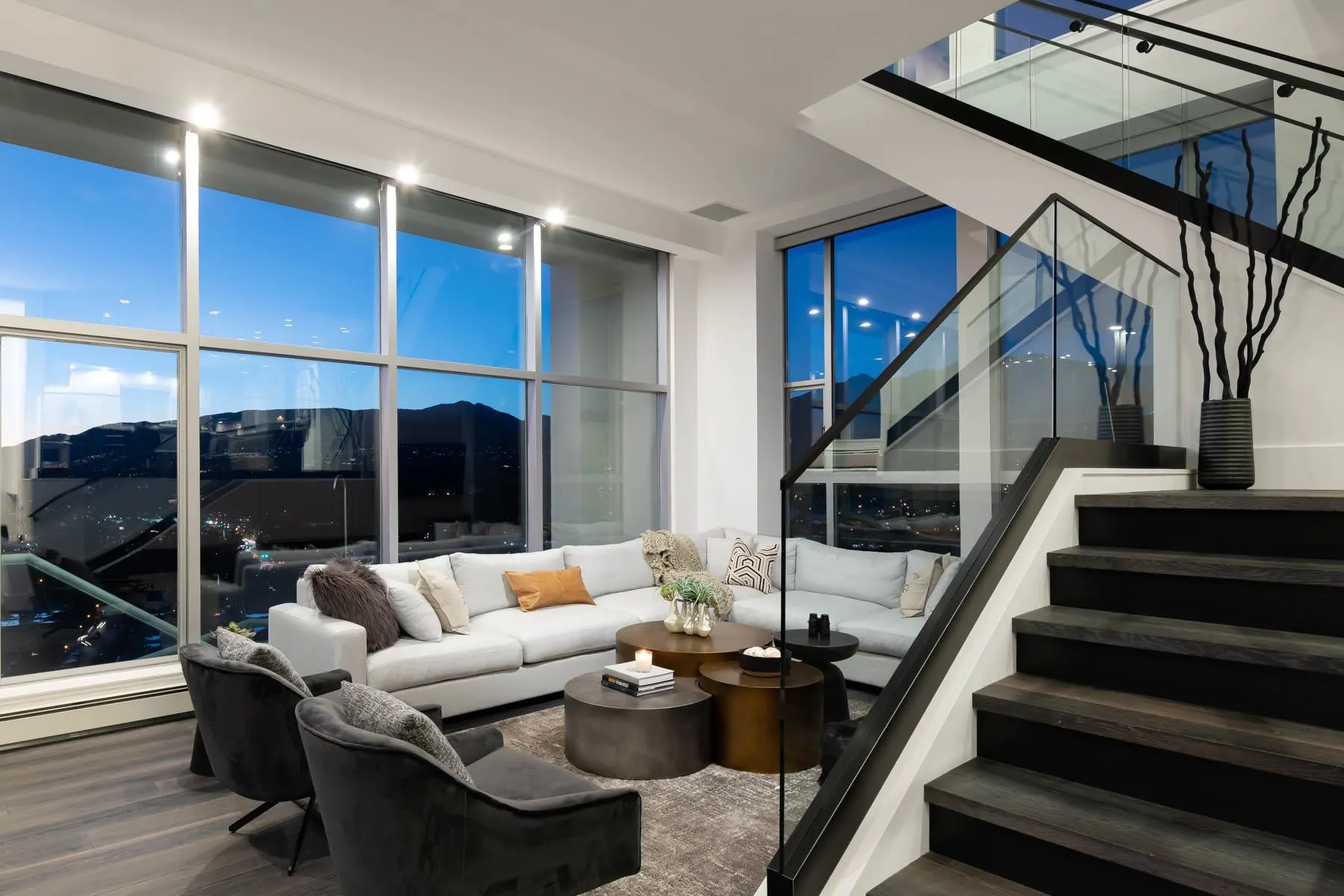 2901 120 W 2nd Street