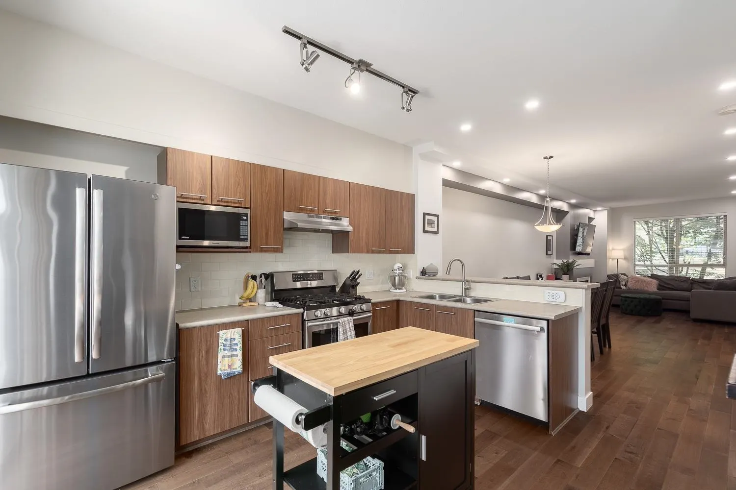 113 100 Klahanie Drive