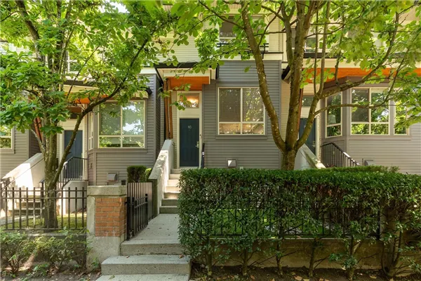 113 100 Klahanie Drive