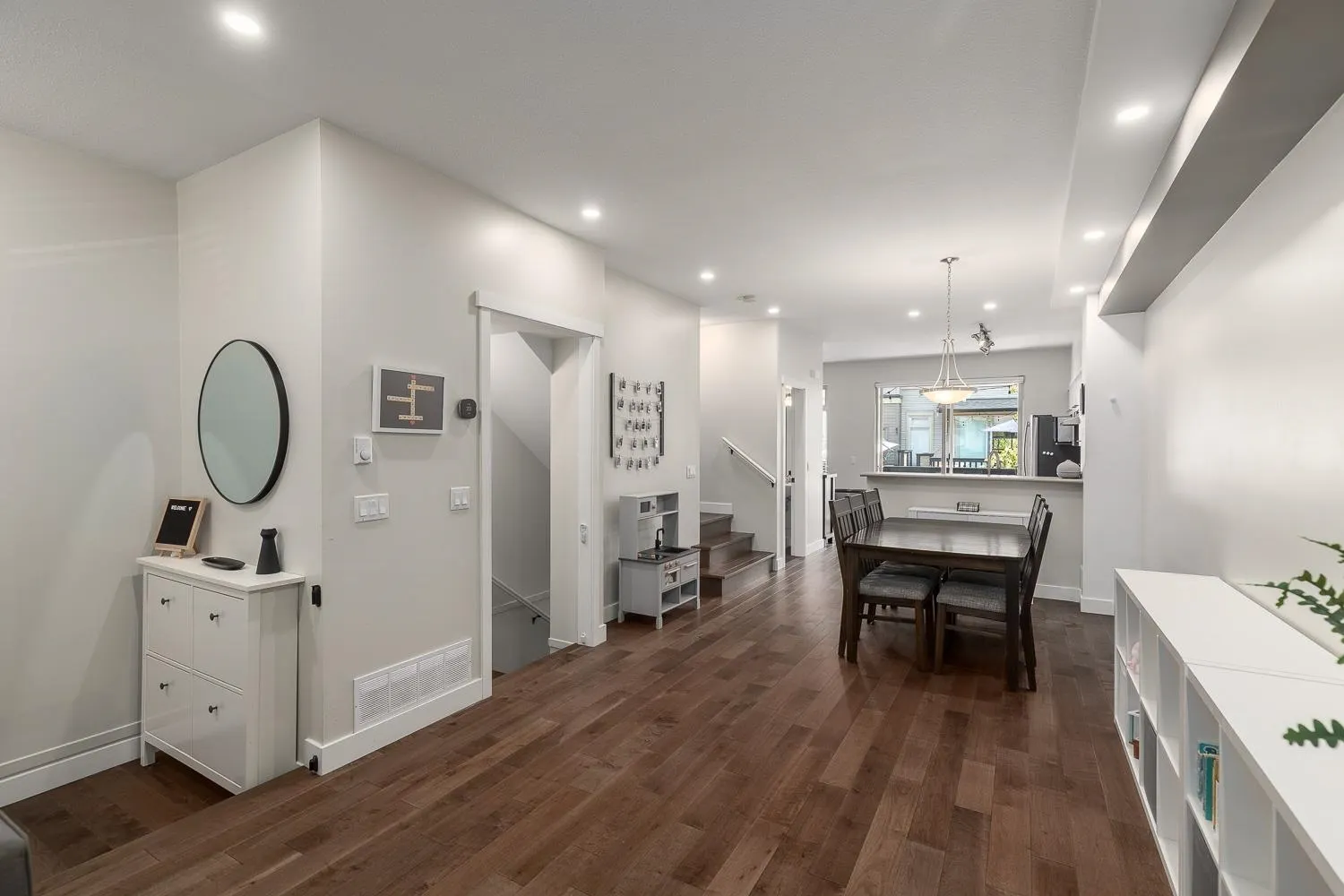 113 100 Klahanie Drive