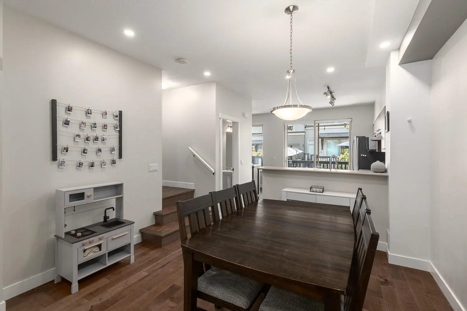 113 100 Klahanie Drive