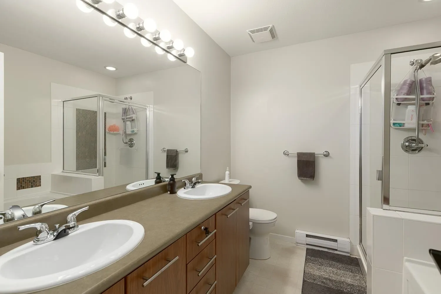 113 100 Klahanie Drive