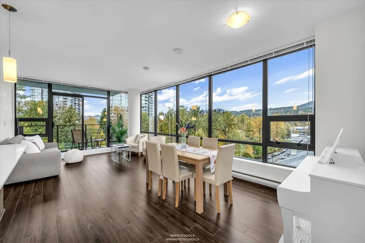 803 301 Capilano Road