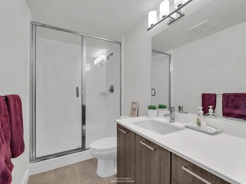 803 301 Capilano Road