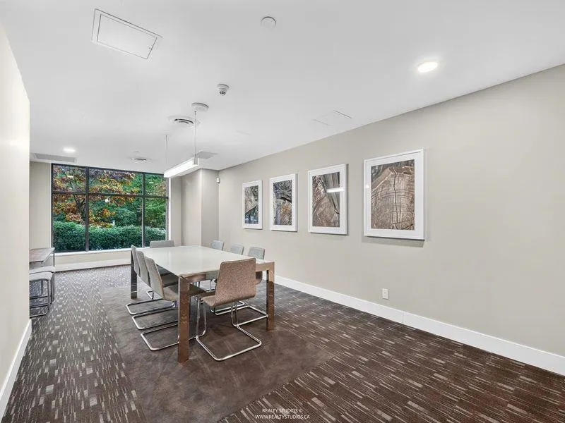 803 301 Capilano Road