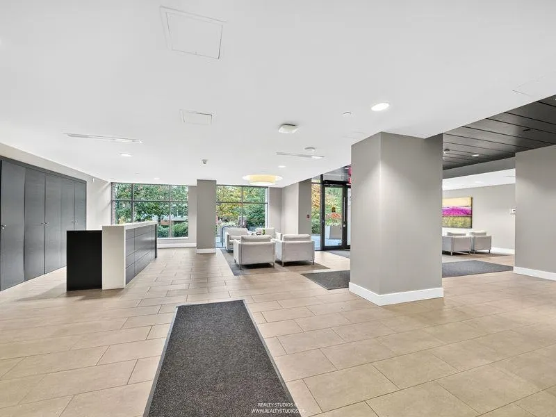 803 301 Capilano Road