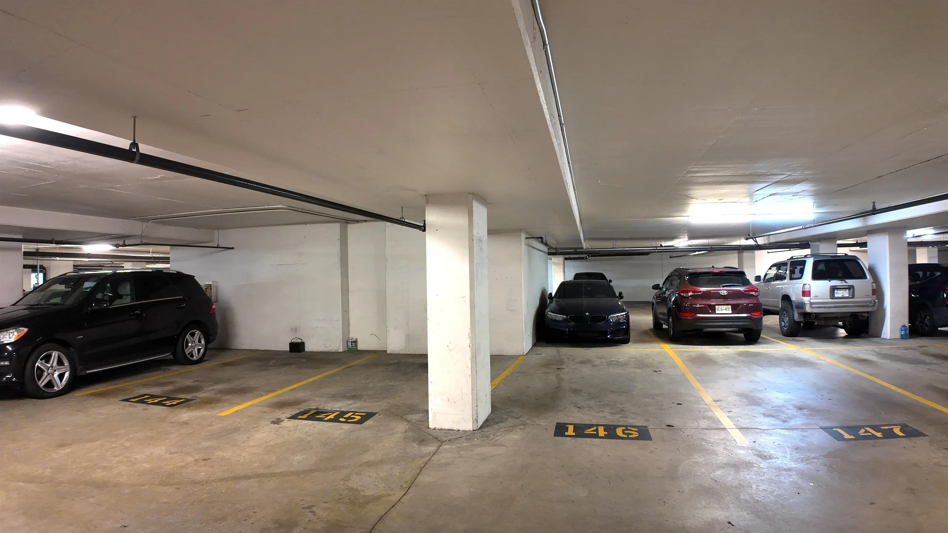 2304 183 Keefer Place