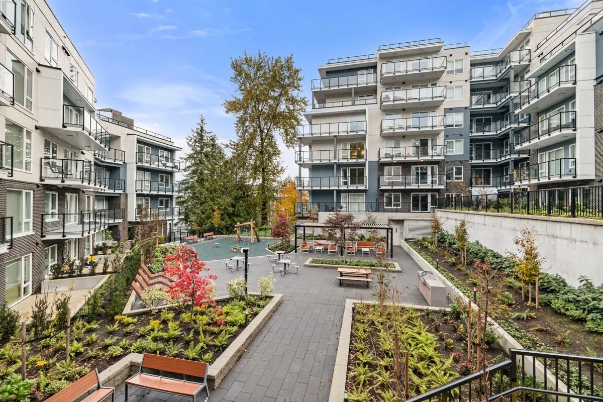 303 1100 Clarke Road