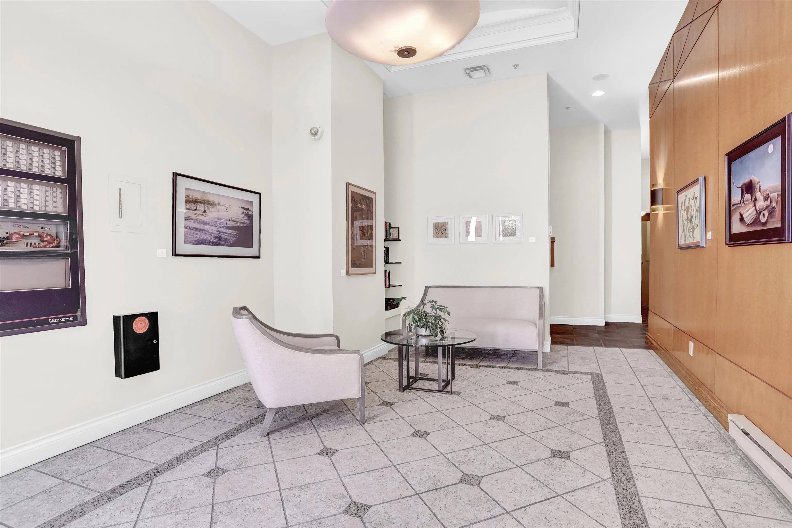 403 2580 Tolmie Street