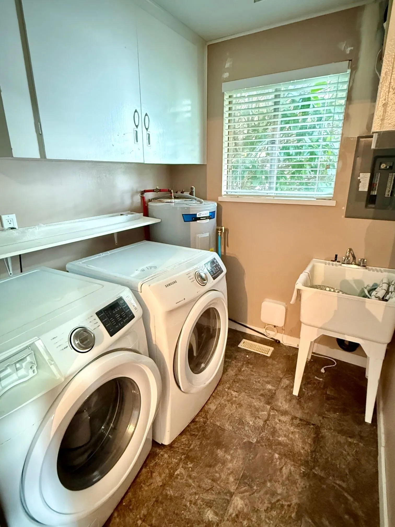 12255 Hillside Street